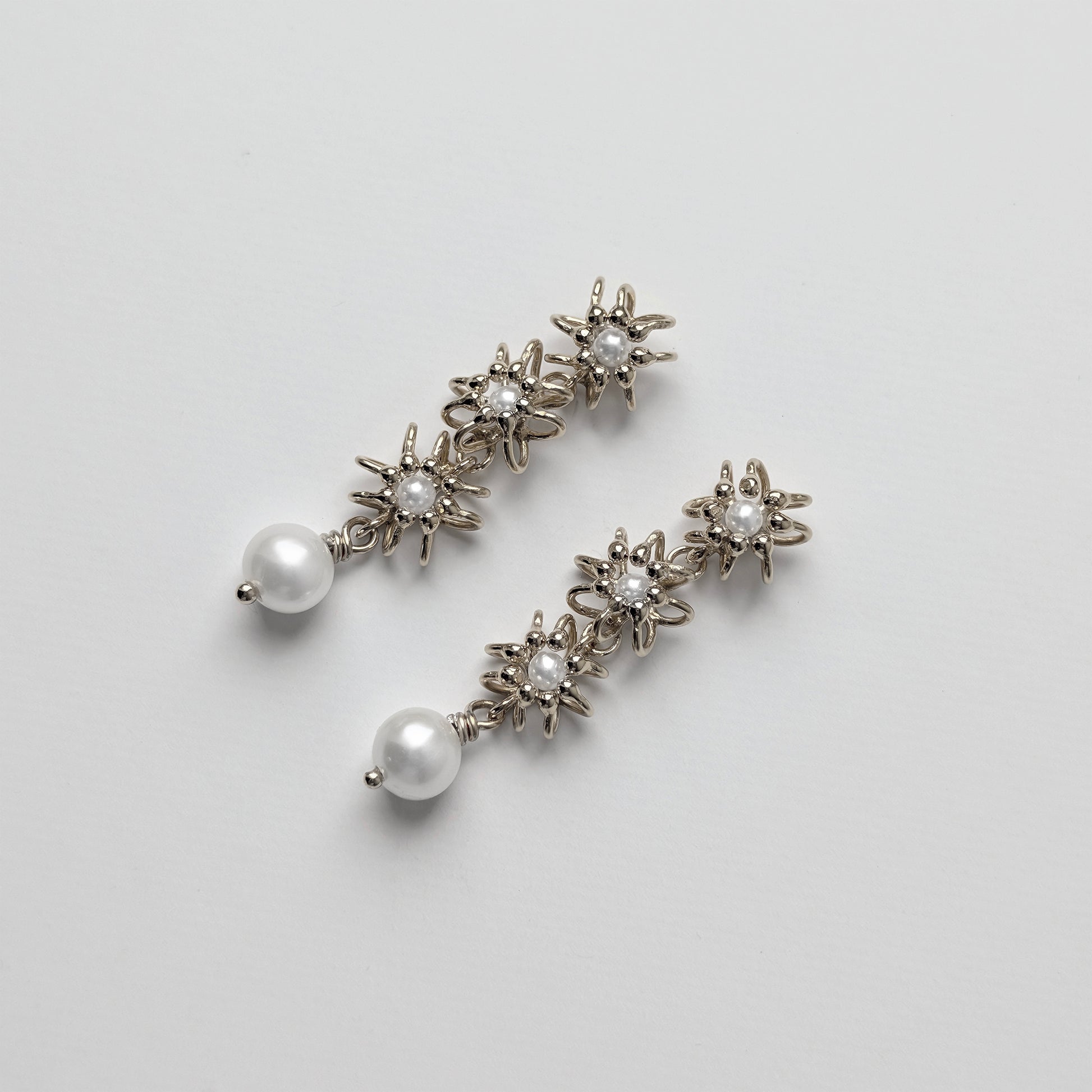 Siaw Jewellery Silver Freshwater Pearl Cascade Cell Earrings