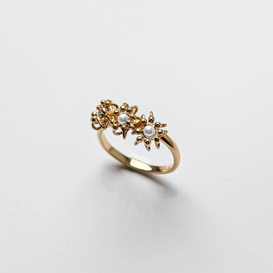 Siaw Jewellery Gold Freshwater Pearl Cascade Cell Ring