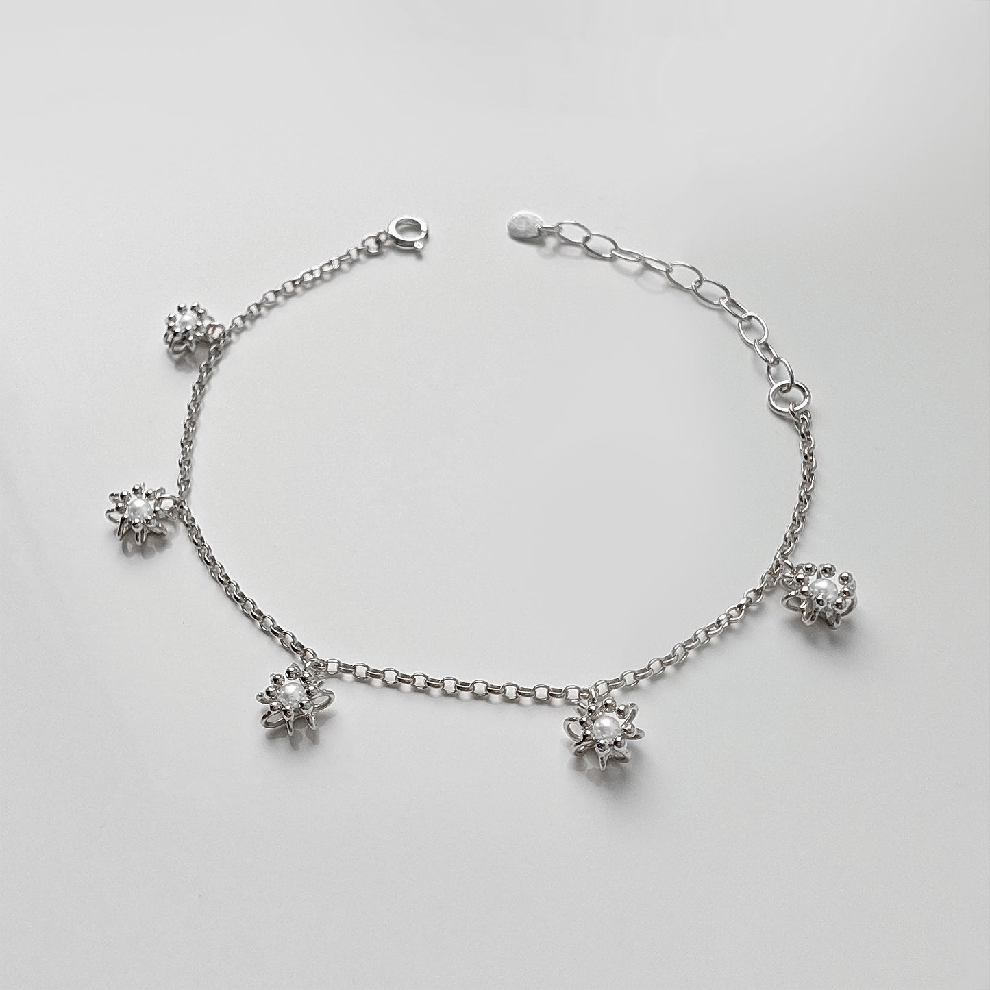 Siaw Jewellery Silver Freshwater Pearl Charm Cell Bracelet
