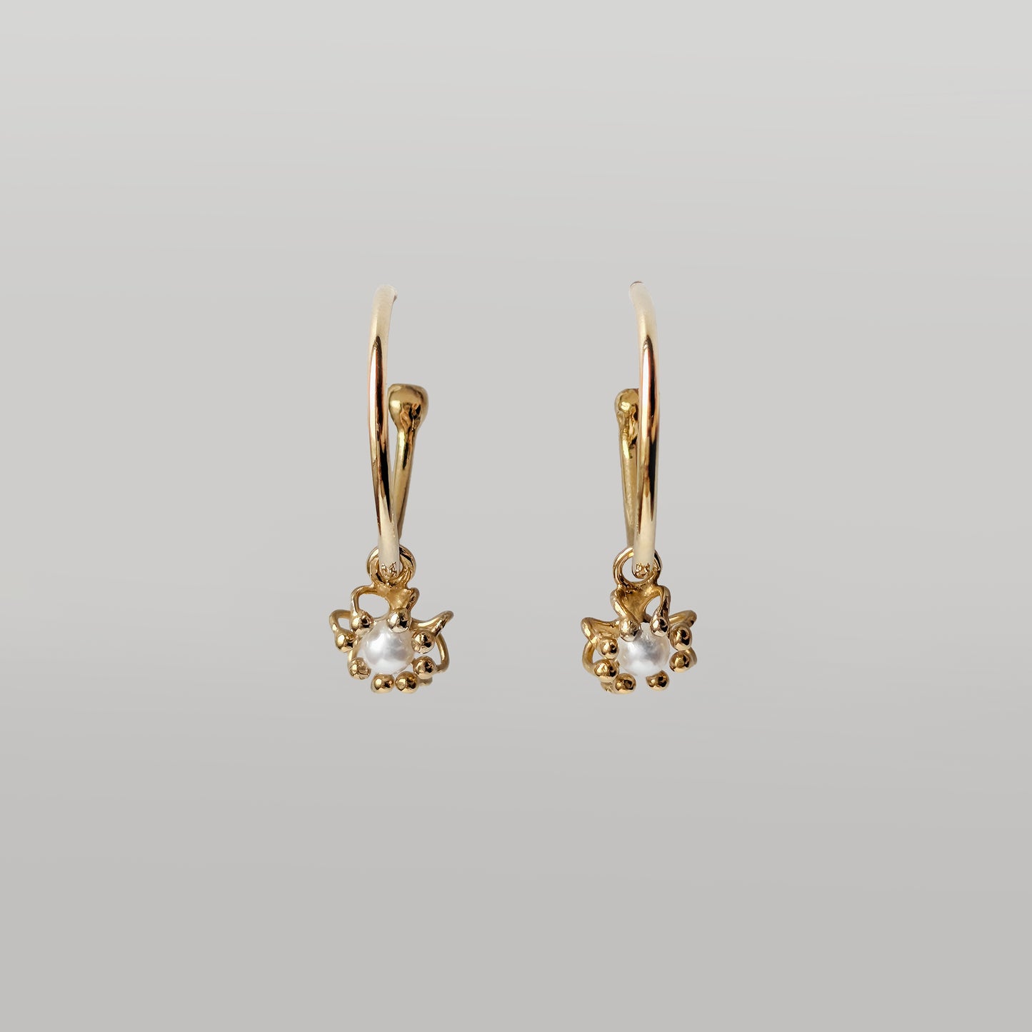 Siaw Jewellery Gold Freshwater Pearl Hoop Cell Earrings