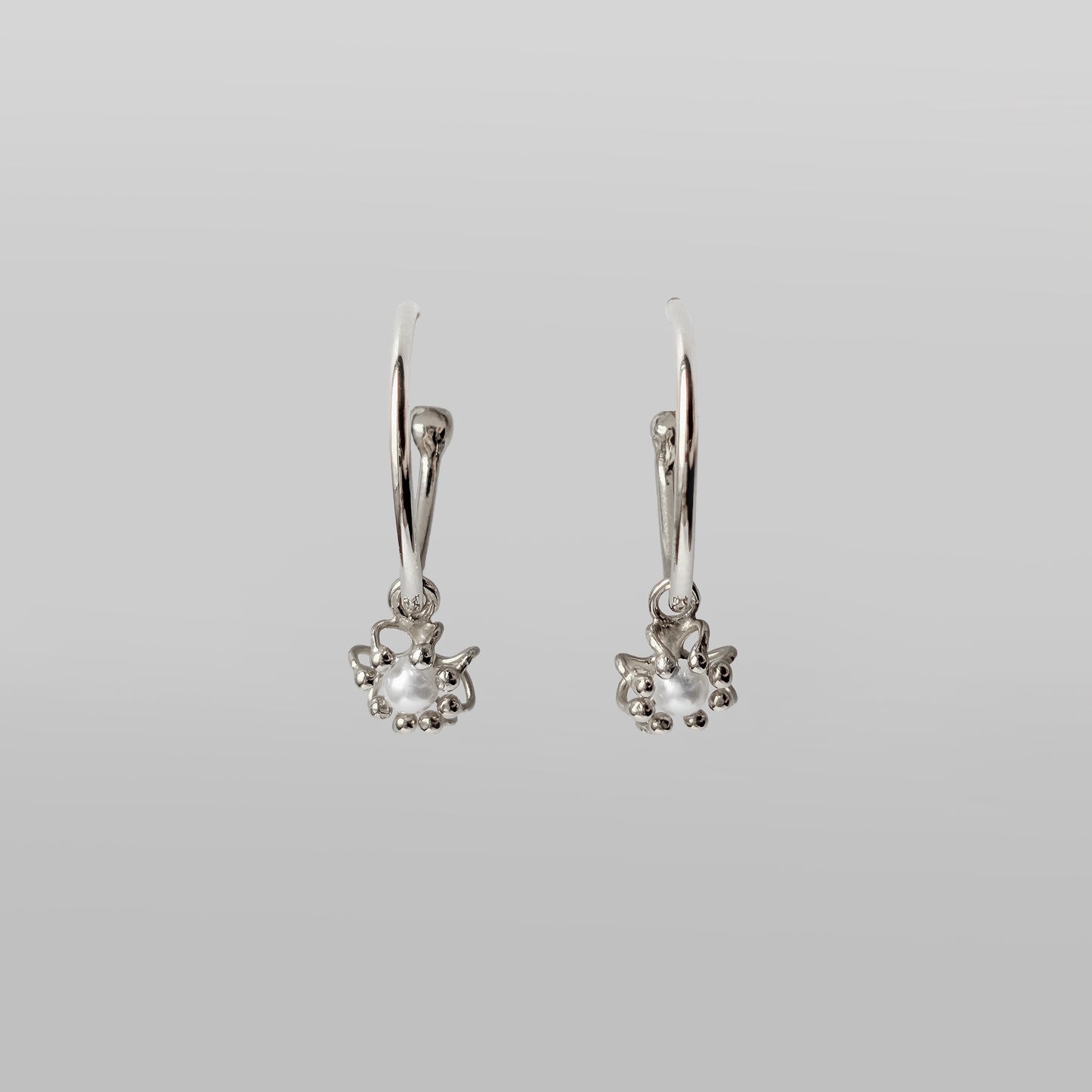 Siaw Jewellery Silver Freshwater Pearl Hoop Cell Earrings