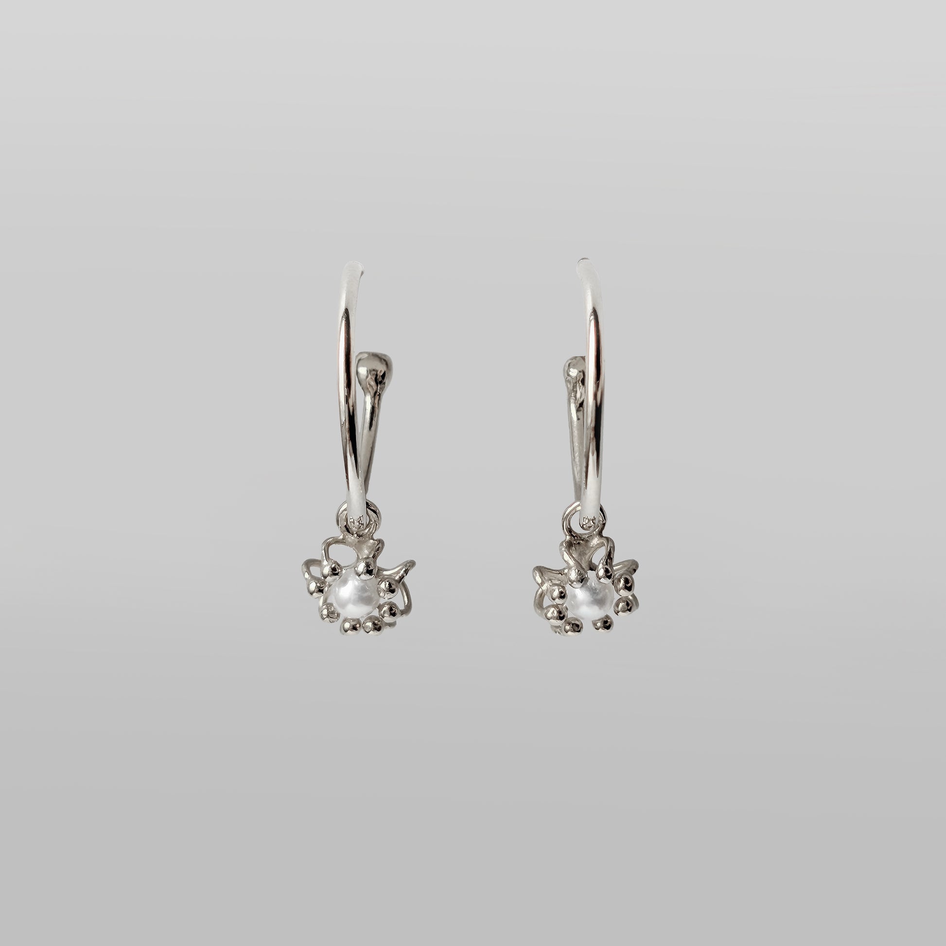 Siaw Jewellery Silver Freshwater Pearl Hoop Cell Earrings