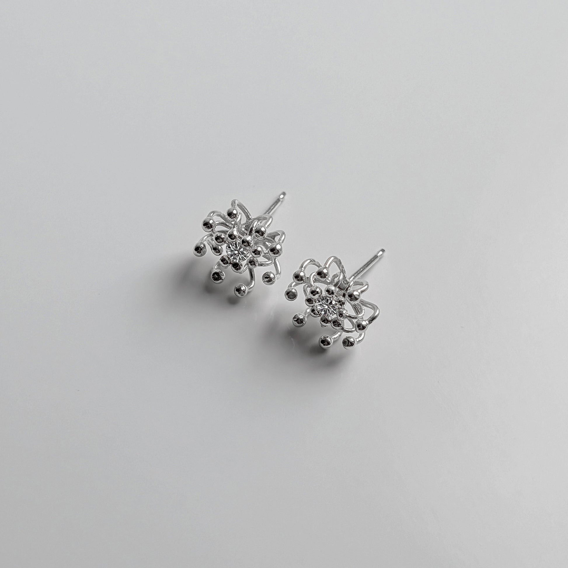 Siaw Jewellery Silver Lab-Grown Diamond Layered Cell Stud Earrings