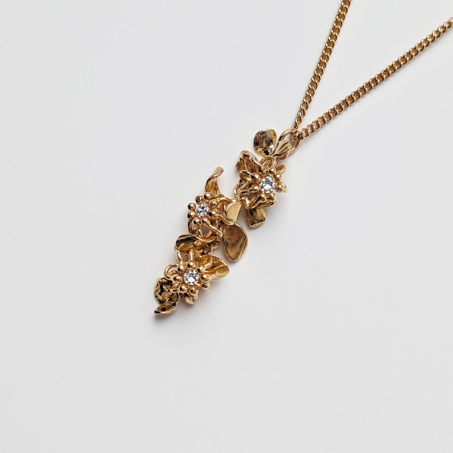 Siaw Jewellery Gold Lab-Grown Diamond Leaf Cluster Cell Necklace