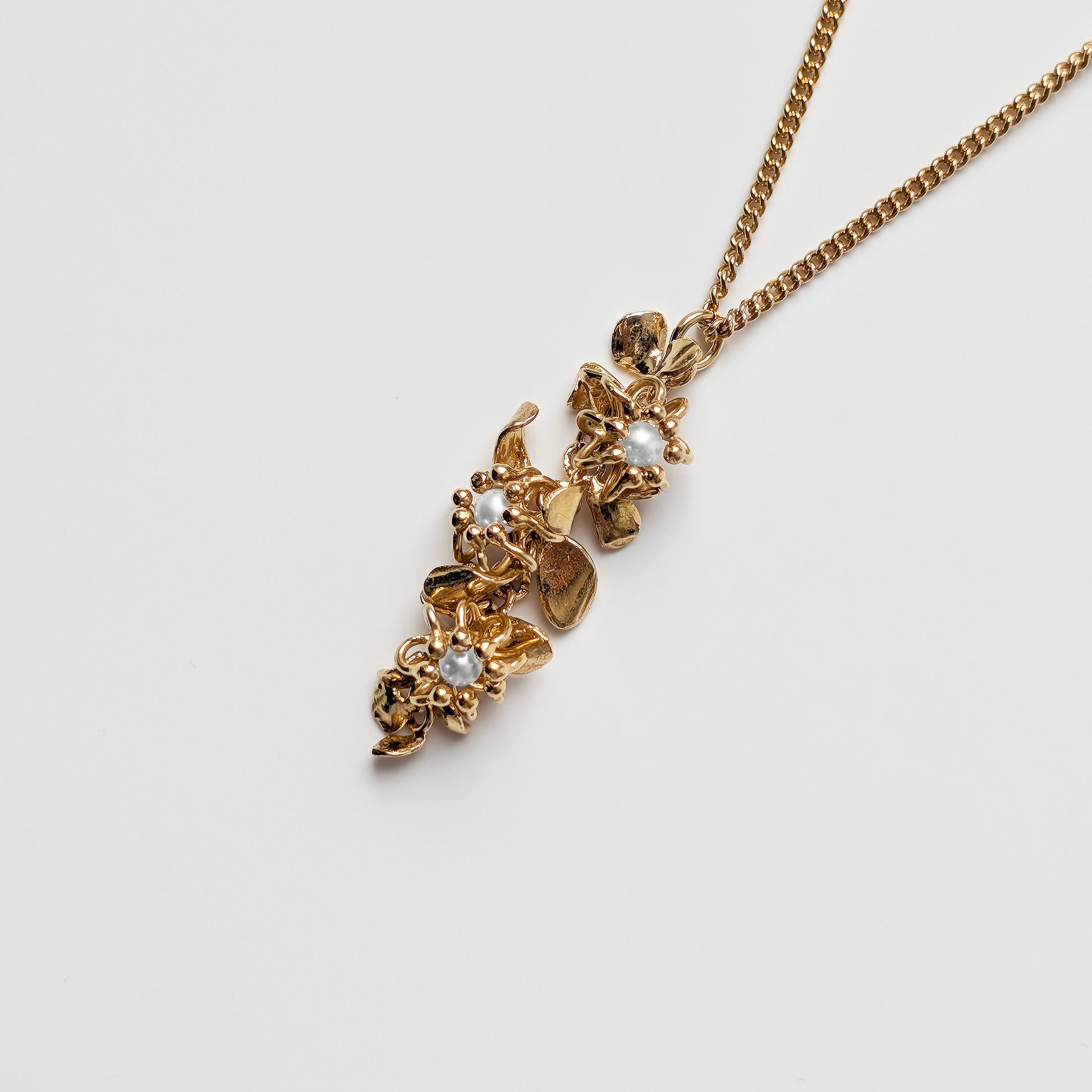 Siaw Jewellery Gold Freshwater Pearl Leaf Cluster Cell Necklace